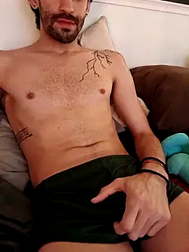 Snapshot of johngil0995 chatting on 09-09-25, 11:41 johngil0995 online show from 09-09-25, 11:41