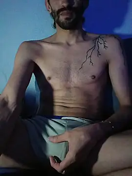 Snapshot of johngil0995 chatting on 11-03-25, 02:53 johngil0995 online show from 11-03-25, 02:53