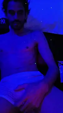 Snapshot of johngil0995 chatting on 11-12-25, 05:55 johngil0995 online show from 11-12-25, 05:55