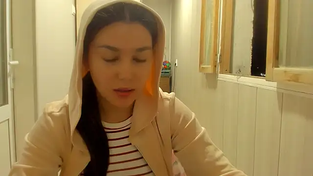 LunaXmii online show from 10-02-25, 08:45