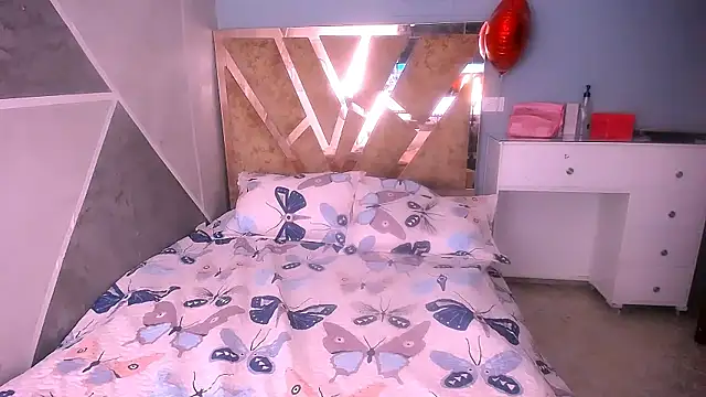 Snapshot of hannamour chatting on 10-09-25, 10:21 hannamour online show from 10-09-25, 10:21