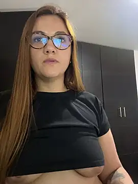 Snapshot of Shianrose chatting on 02-25-25, 10:42 Shianrose online show from 02-25-25, 10:42