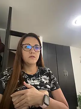 Snapshot of Shianrose chatting on 03-06-25, 07:32 Shianrose online show from 03-06-25, 07:32