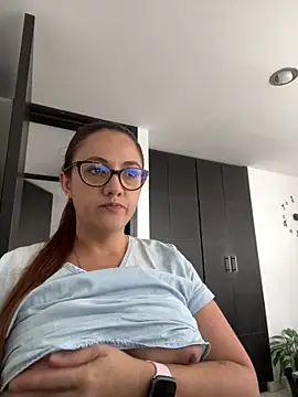Snapshot of Shianrose chatting on 02-27-25, 07:26 Shianrose online show from 02-27-25, 07:26