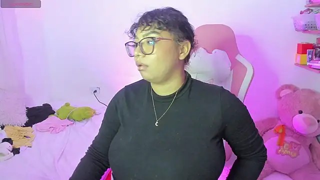 Snapshot of im_angels77 chatting on 10-15-25, 03:49 im angels77 online show from 10-15-25, 03:49