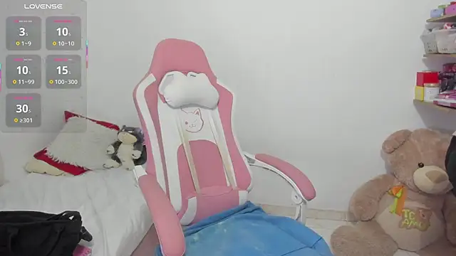 Snapshot of im_angels77 chatting on 10-09-25, 01:17 im angels77 online show from 10-09-25, 01:17