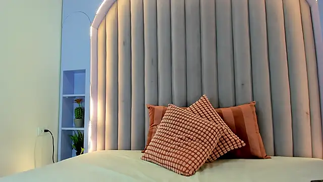 JaylaScott   online show from 12-14-25, 11:49