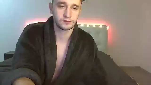 Snapshot of Frank07021 chatting on 12-10-24, 10:37 Frank07021 online show from 12-10-24, 10:37