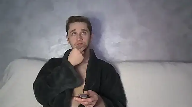 Snapshot of Frank07021 chatting on 01-14-25, 03:32 Frank07021 online show from 01-14-25, 03:32