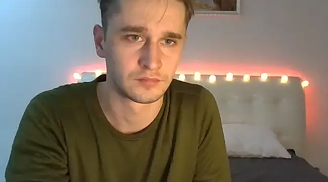 Snapshot of Frank07021 chatting on 12-13-24, 11:28 Frank07021 online show from 12-13-24, 11:28