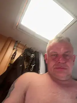 JakubW79 online show from 06-04-26, 03:17