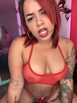 Snapshot of EmmaHot chatting on 04-01-26, 09:56 EmmaHot online show from 04-01-26, 09:56