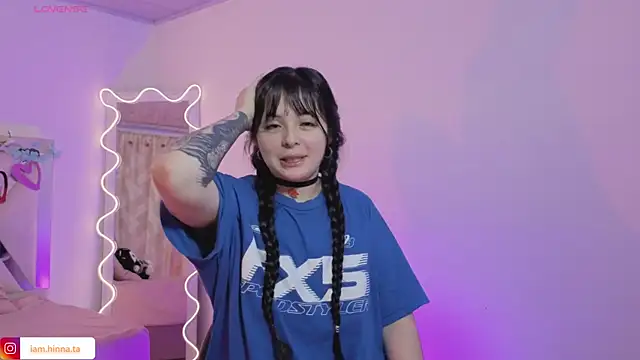 hina tay online show from 11-13-25, 03:21