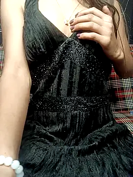 poojaji690 online show from 02-10-26, 06:01