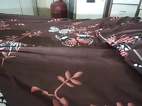 Snapshot of Kinjal_patel01 chatting on 09-25-25, 04:40 Kinjal patel01 online show from 09-25-25, 04:40