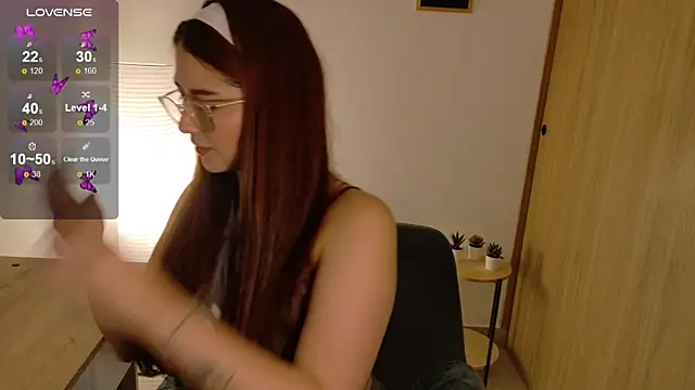 Snapshot of Rachel_t_ chatting on 10-24-25, 12:42 Rachel t online show from 10-24-25, 12:42