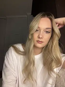 Snapshot of Alisa_Rise chatting on 02-09-25, 07:30 Alisa Rise online show from 02-09-25, 07:30