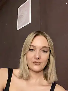 Snapshot of Alisa_Rise chatting on 03-07-25, 09:48 Alisa Rise online show from 03-07-25, 09:48