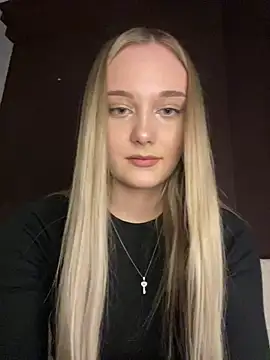 Snapshot of Alisa_Rise chatting on 02-14-25, 05:36 Alisa Rise online show from 02-14-25, 05:36