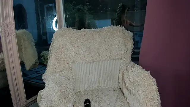 Mia  Milan online show from 12-03-25, 06:36