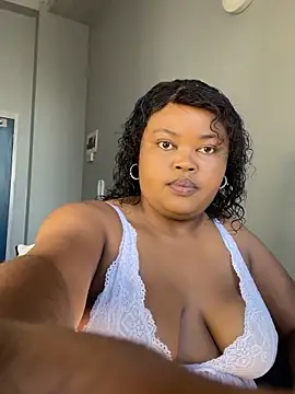 Curveysinaa online show from 02-25-26, 05:40