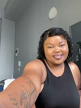 Curveysinaa online show from 02-21-26, 08:05