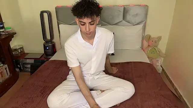 anwarlovemaroc online show from 06-16-26, 05:02