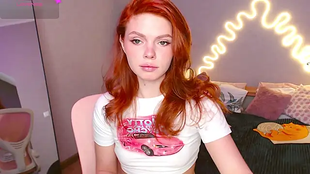 Snapshot of Red__Candy chatting on 01-26-25, 12:11 Red  Candy online show from 01-26-25, 12:11