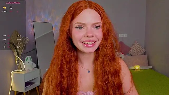 Snapshot of Red__Candy chatting on 09-15-25, 01:22 Red  Candy online show from 09-15-25, 01:22