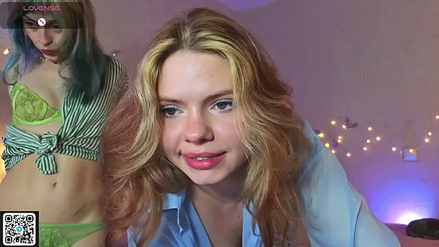 Snapshot of Red__Candy chatting on 07-12-26, 03:13 Red Candy online show from 07-12-26, 03:13