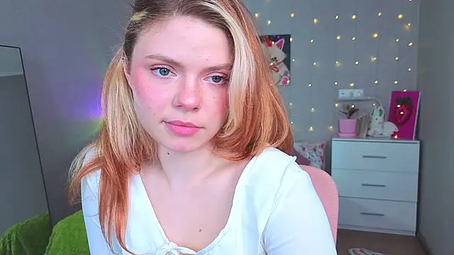 Red  Candy online show from 05-13-26, 01:18