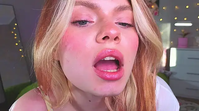 Red  Candy online show from 05-27-26, 03:52