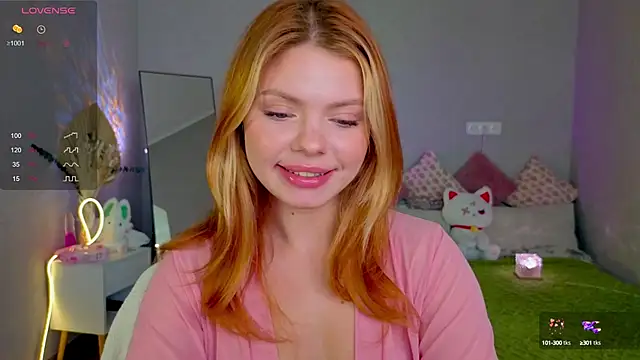 Snapshot of Red__Candy chatting on 10-07-25, 01:12 Red  Candy online show from 10-07-25, 01:12