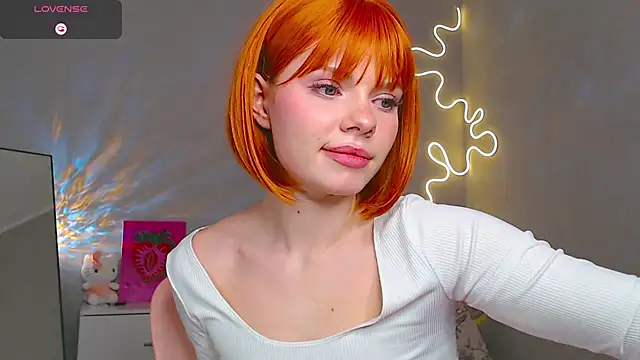 Snapshot of Red__Candy chatting on 02-25-25, 08:00 Red  Candy online show from 02-25-25, 08:00