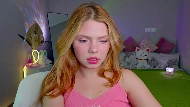 Snapshot of Red__Candy chatting on 10-09-25, 02:17 Red  Candy online show from 10-09-25, 02:17