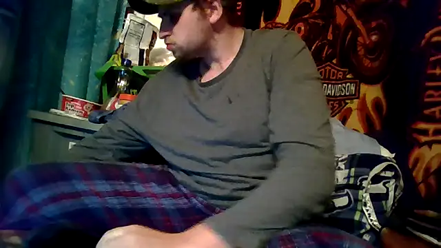 Snapshot of sexaddict_2424 chatting on 10-31-25, 12:07 sexaddict 2424 online show from 10-31-25, 12:07