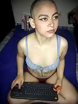 Snapshot of Bitsy_Messy chatting on 01-14-25, 01:58 Bitsy Messy online show from 01-14-25, 01:58