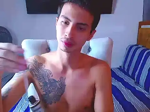 Velk hot online show from 04-18-26, 01:57