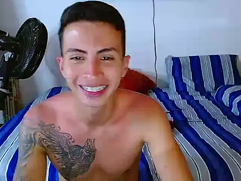 Snapshot of Velk_hot chatting on 07-14-26, 12:22 Velk hot online show from 07-14-26, 12:22
