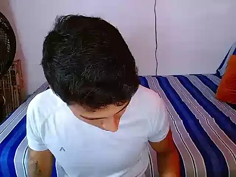 Snapshot of Velk_hot chatting on 07-04-26, 04:11 Velk hot online show from 07-04-26, 04:11