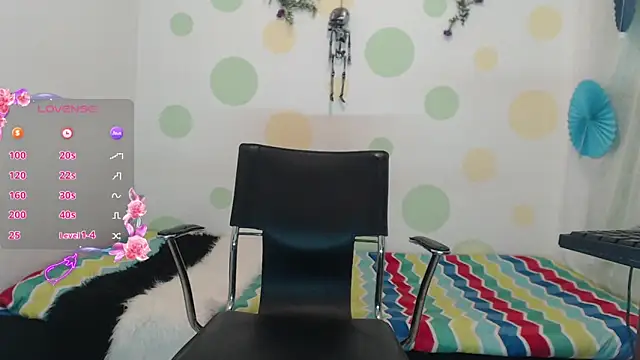 Snapshot of Eric_lion chatting on 12-12-24, 02:04 Eric lion online show from 12-12-24, 02:04