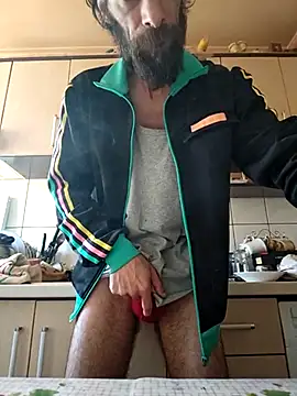 Snapshot of vulpe8400 chatting on 03-20-25, 10:43 vulpe8400 online show from 03-20-25, 10:43