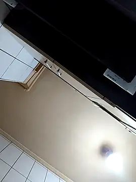 Snapshot of vulpe8400 chatting on 03-08-25, 06:37 vulpe8400 online show from 03-08-25, 06:37