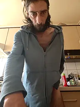 Snapshot of vulpe8400 chatting on 09-15-25, 10:05 vulpe8400 online show from 09-15-25, 10:05