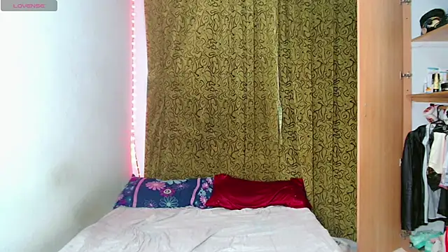 femboykeene online show from 10-18-25, 10:34