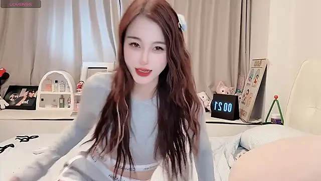 Snapshot of Neyllar chatting on 02-23-25, 04:24 Neyllar online show from 02-23-25, 04:24
