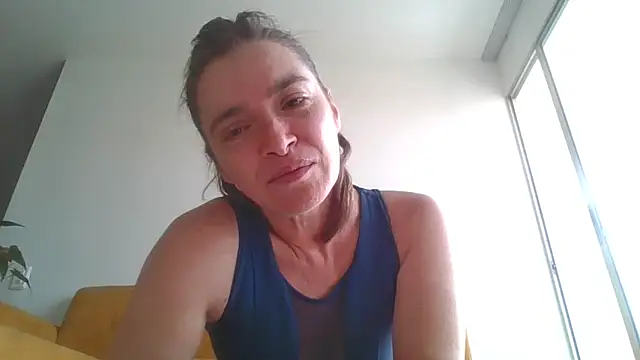 Snapshot of Liloo8923 chatting on 01-19-25, 01:44 Liloo8923 online show from 01-19-25, 01:44