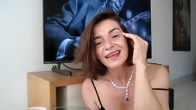 Snapshot of Liloo8923 chatting on 09-13-25, 01:00 Liloo8923 online show from 09-13-25, 01:00