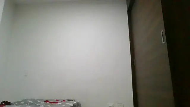 Snapshot of Liloo8923 chatting on 01-24-25, 11:37 Liloo8923 online show from 01-24-25, 11:37