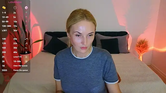 AlisssaRose online show from 10-04-25, 04:41